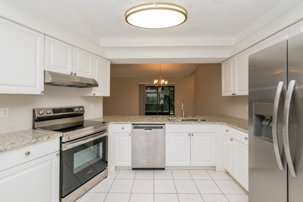 Kitchen-12823937